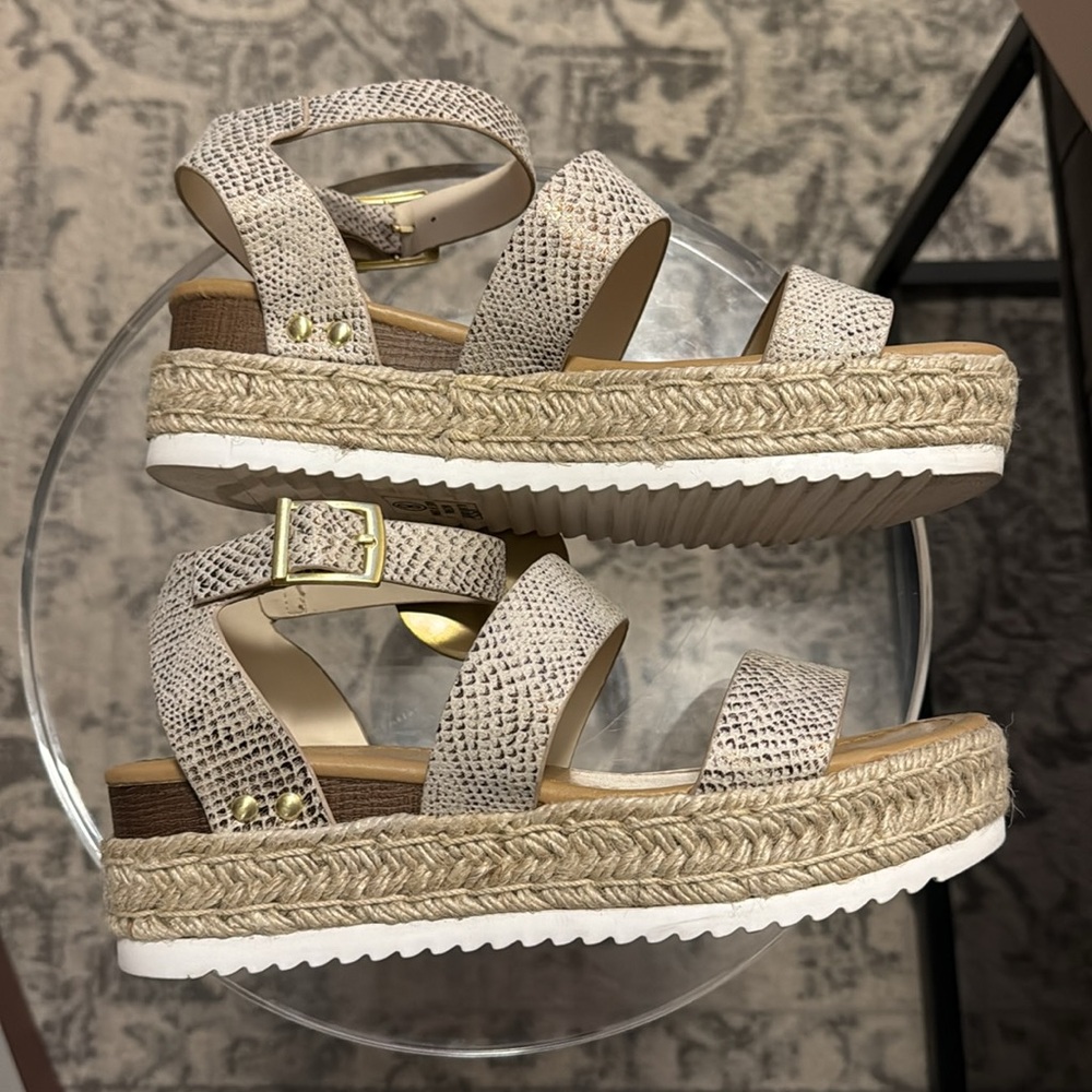 Soda Platform Sandals - size 8